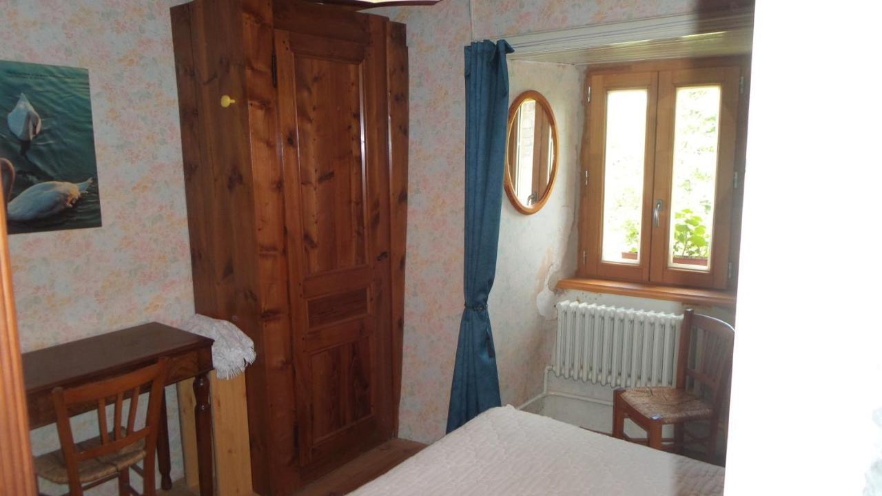Maison De Famille Au Plateau Du Mezenc Les Vastres Esterno foto