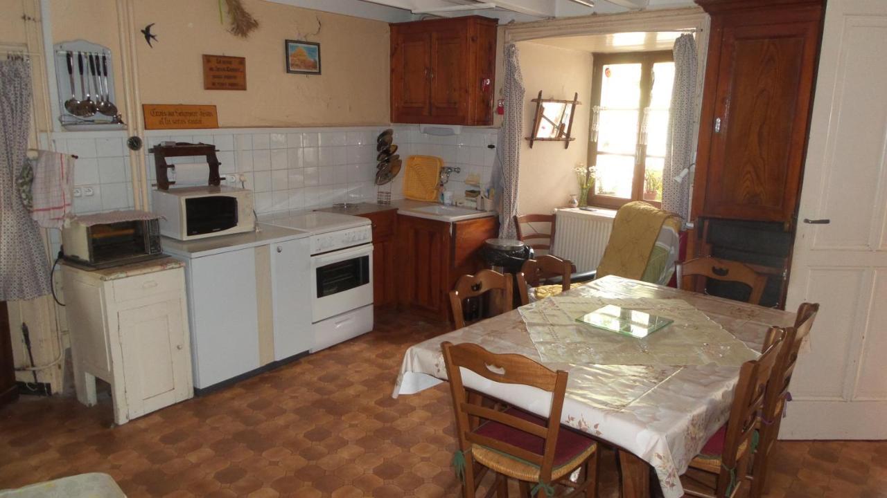 Maison De Famille Au Plateau Du Mezenc Les Vastres Esterno foto