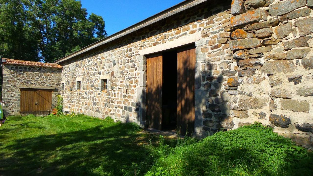 Maison De Famille Au Plateau Du Mezenc Les Vastres Esterno foto