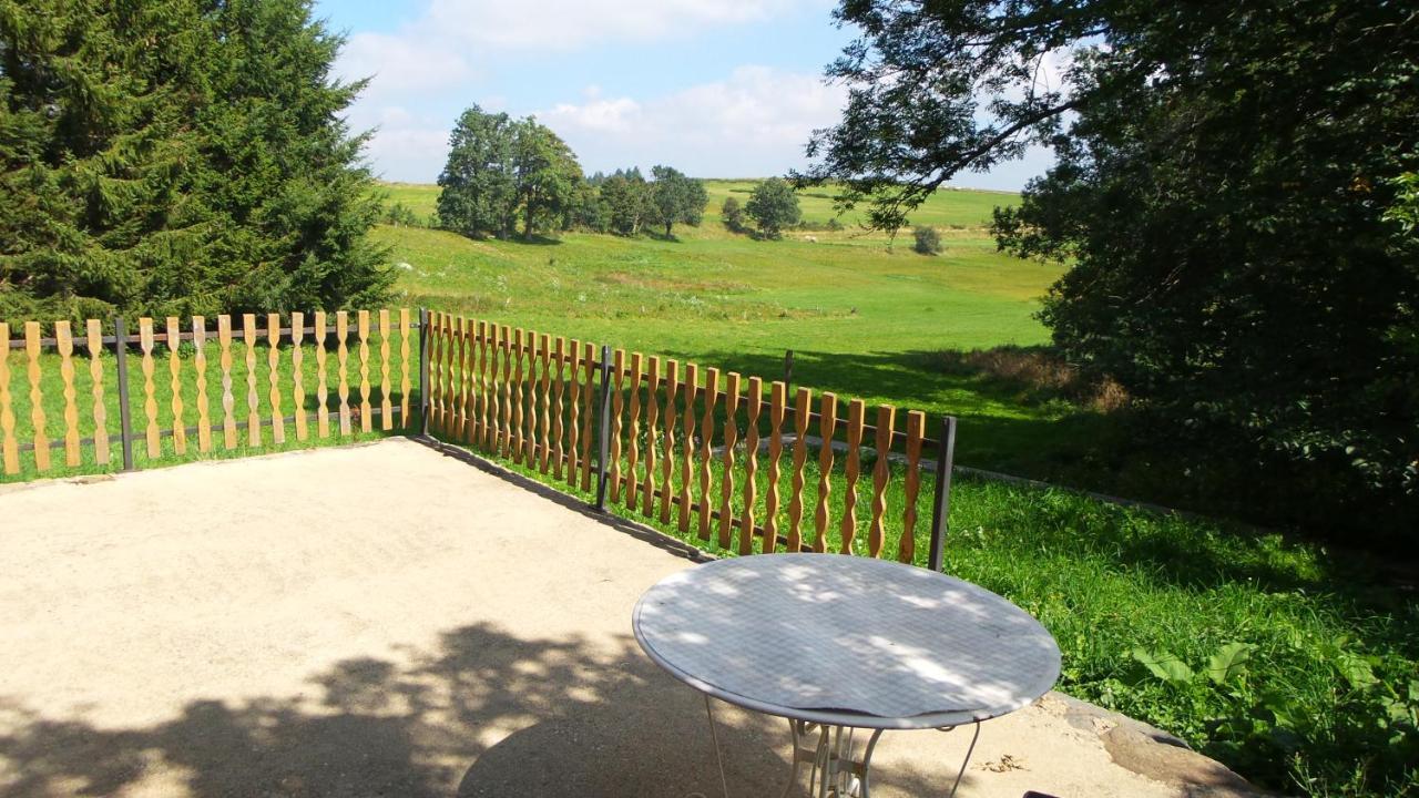 Maison De Famille Au Plateau Du Mezenc Les Vastres Esterno foto